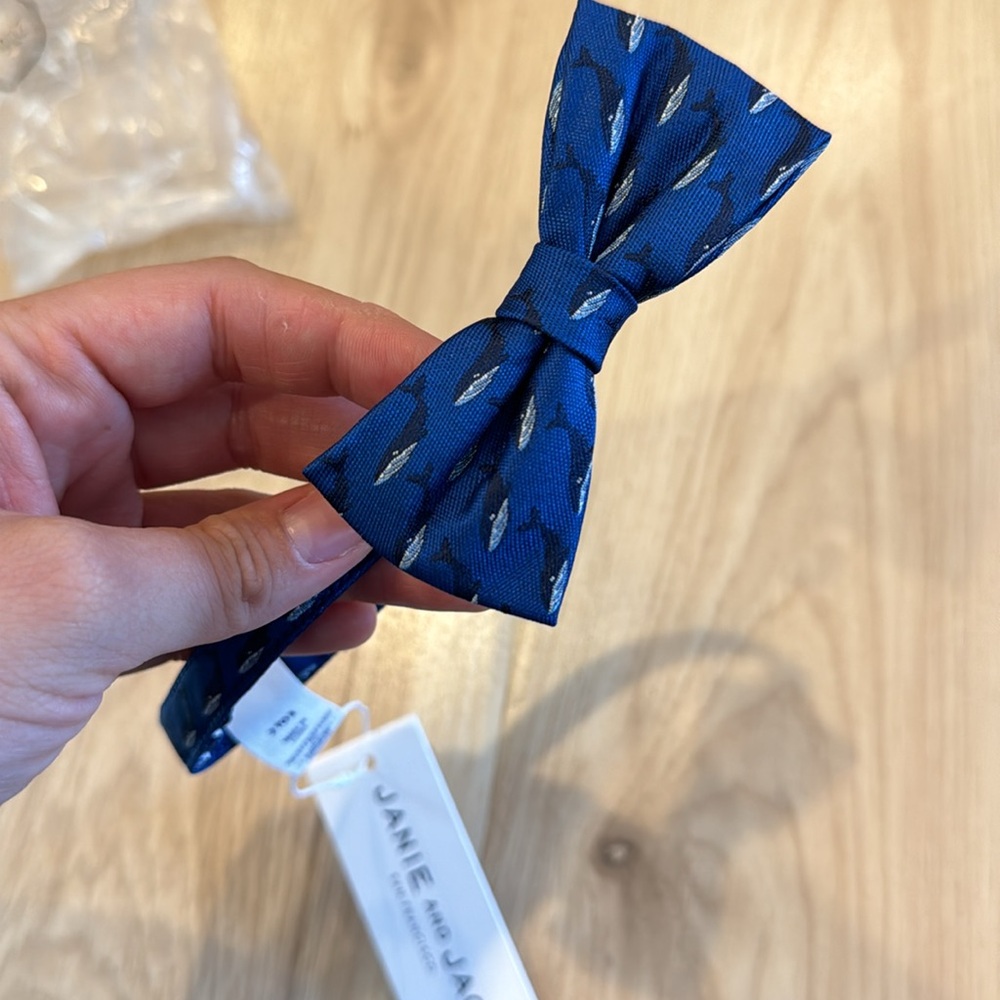 Janie and jack boys blue whale bow tie